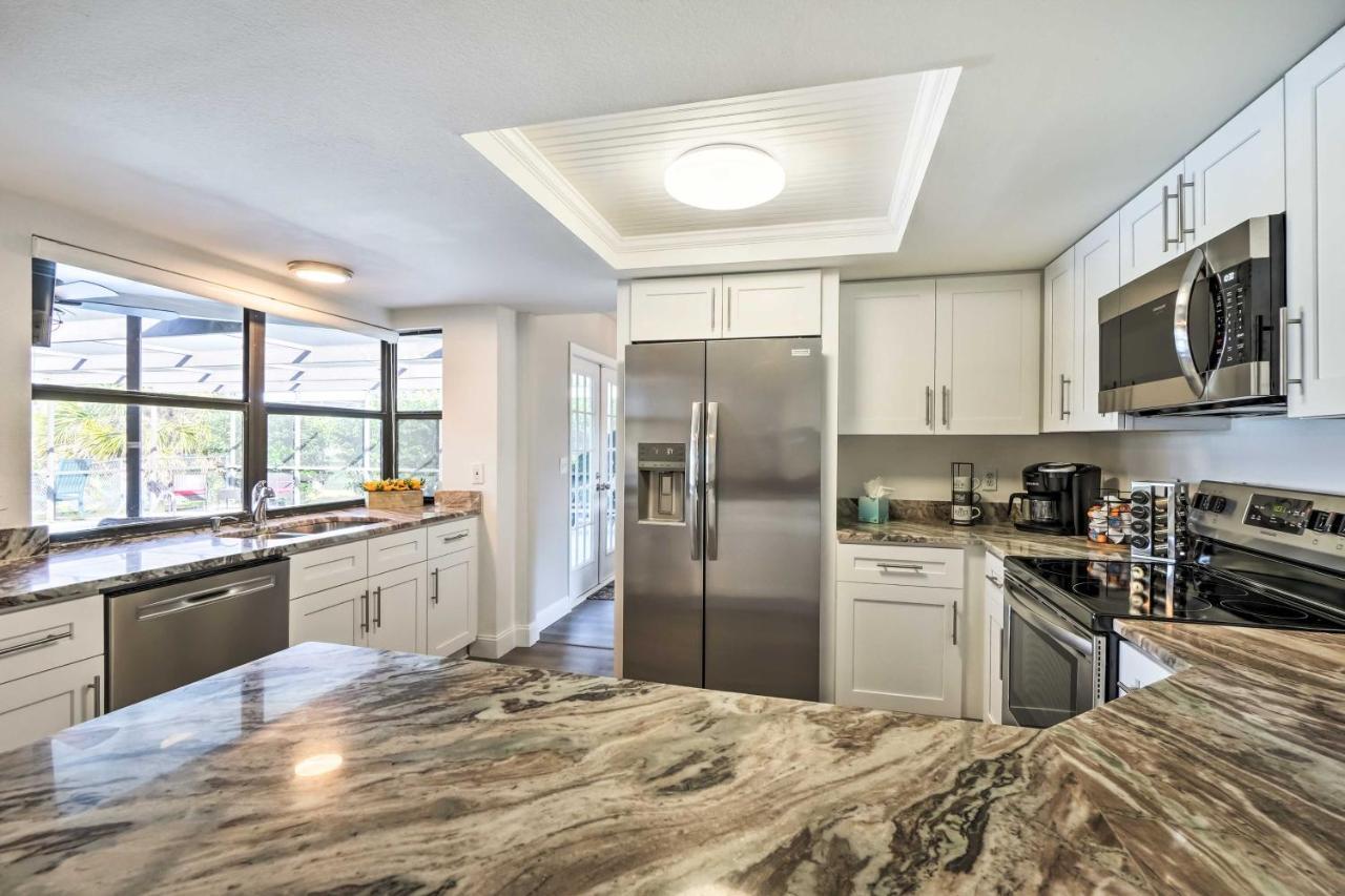 Waterfront Port Richey House With Heated Pool! Villa Buitenkant foto